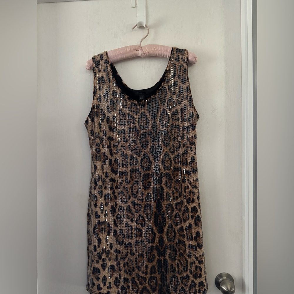 QED London Women’s Leopard Sequin Dress